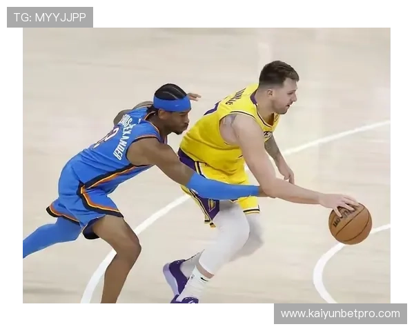 NBA季后赛格局突变多队争锋巨星表现引爆球迷热议新赛季走向悬念重重